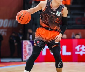 开云体育在线-高诗岩：辽宁遇到了暂时的困难 希望大家对他们多一些包容和支持