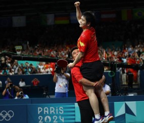 从巴黎奥运金牌到伦敦世乒赛弃权！樊振东这2年，到底经历了什么|乒协|国乒|巴黎奥运会|wtt赛事|男单决赛_新浪体育_新浪新闻